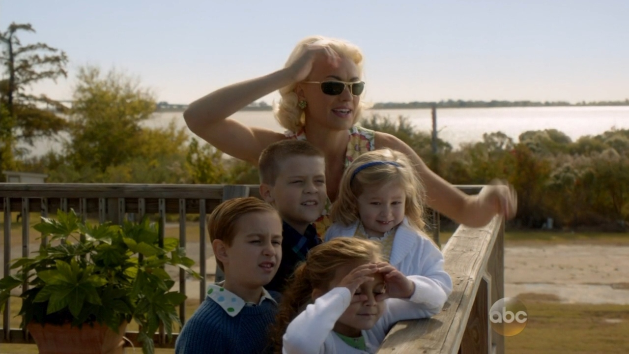 TheAstronautWivesClub_1x03_Retroattitude_0350.jpg