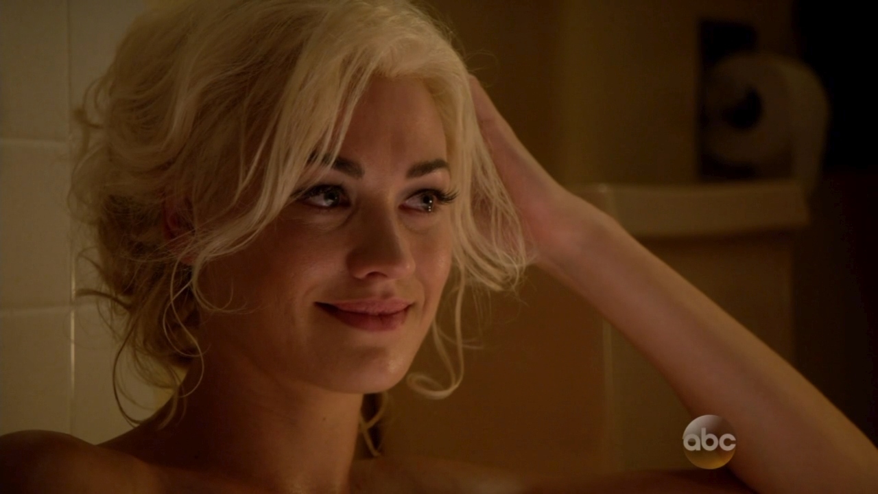 TheAstronautWivesClub_1x03_Retroattitude_0609.jpg