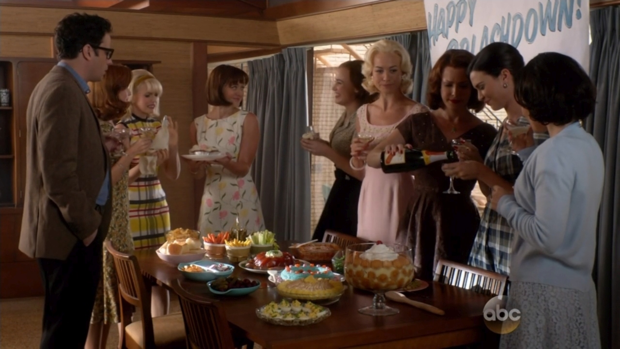 TheAstronautWivesClub_1x04_Liftoff_0077.jpg