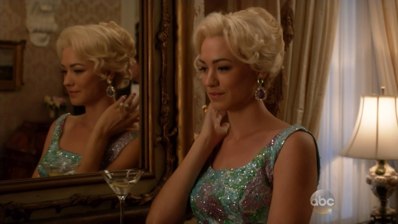 TheAstronautWivesClub_1x04_Liftoff_0135.jpg
