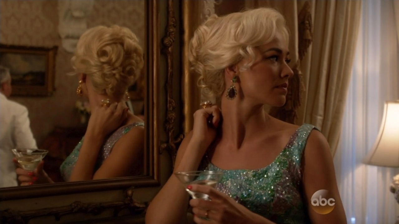 TheAstronautWivesClub_1x04_Liftoff_0140.jpg