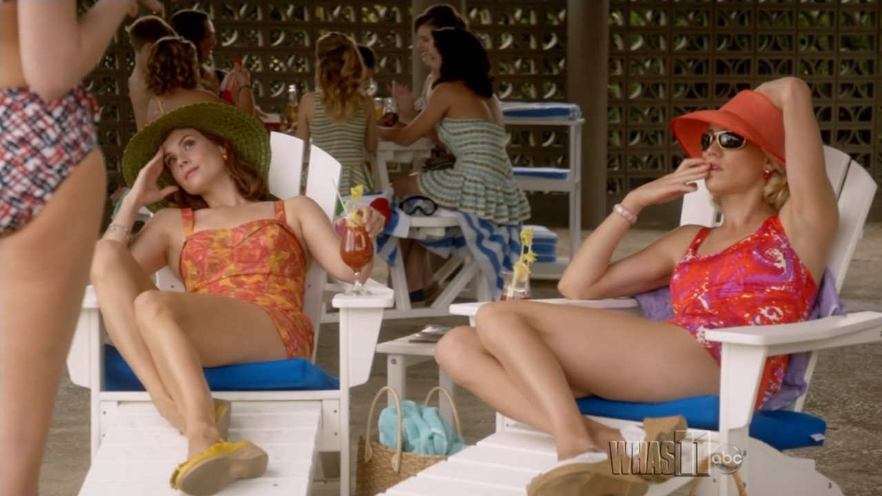 TheAstronautWivesClub_1x04_Liftoff_0204.jpg