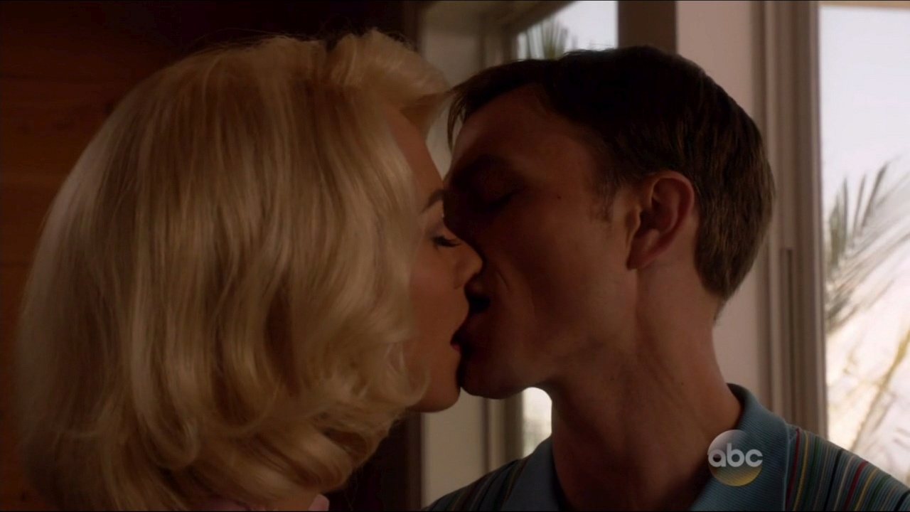TAWC_1x06_IntheBlind_0354.jpg
